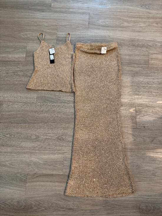 Fashion Nova Dresses & Skirts - NWT Fashion Nova Gold Sequin Knit Cami & Maxi Skirt Set